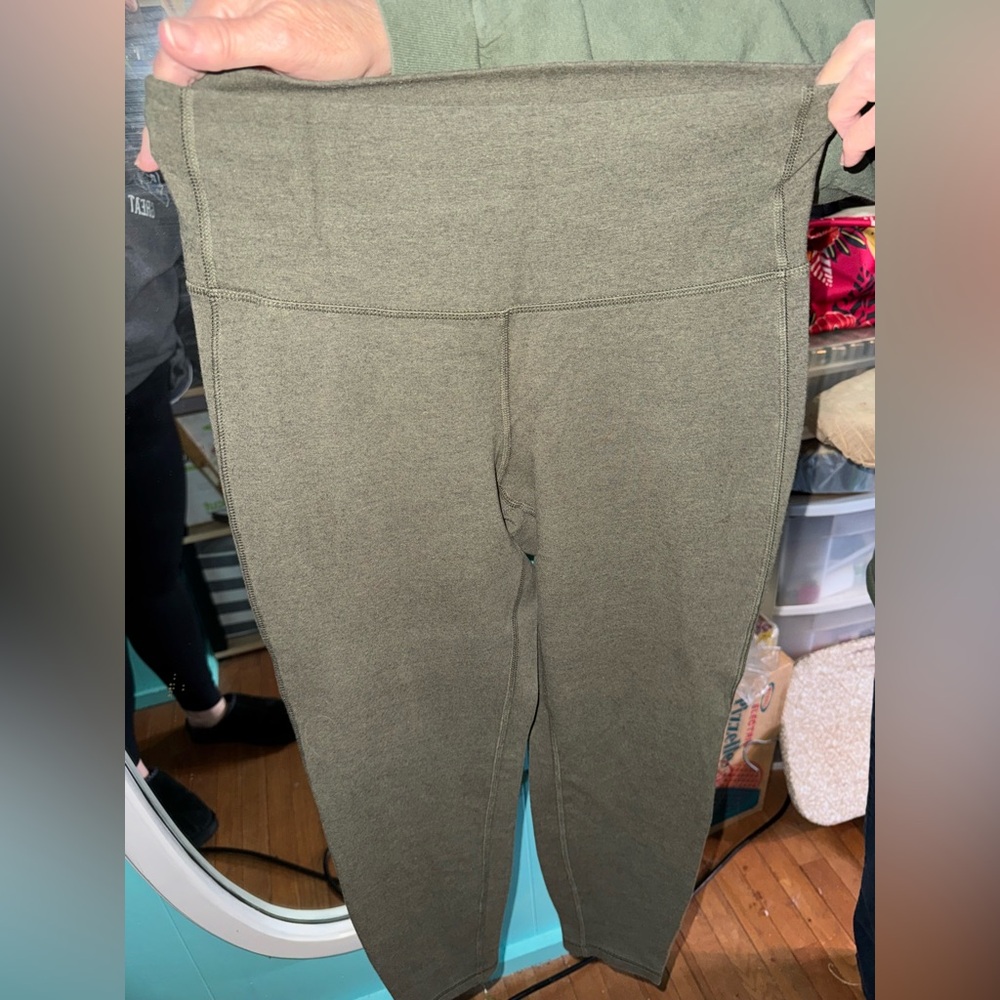 Green capri leggings